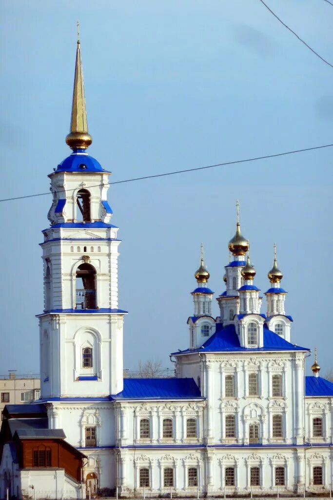 Вечерний город североуральск. Церковь г Североуральска. Храм в Североуральске Свердловской области.