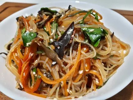 Фунчоза с баклажанами и овощами