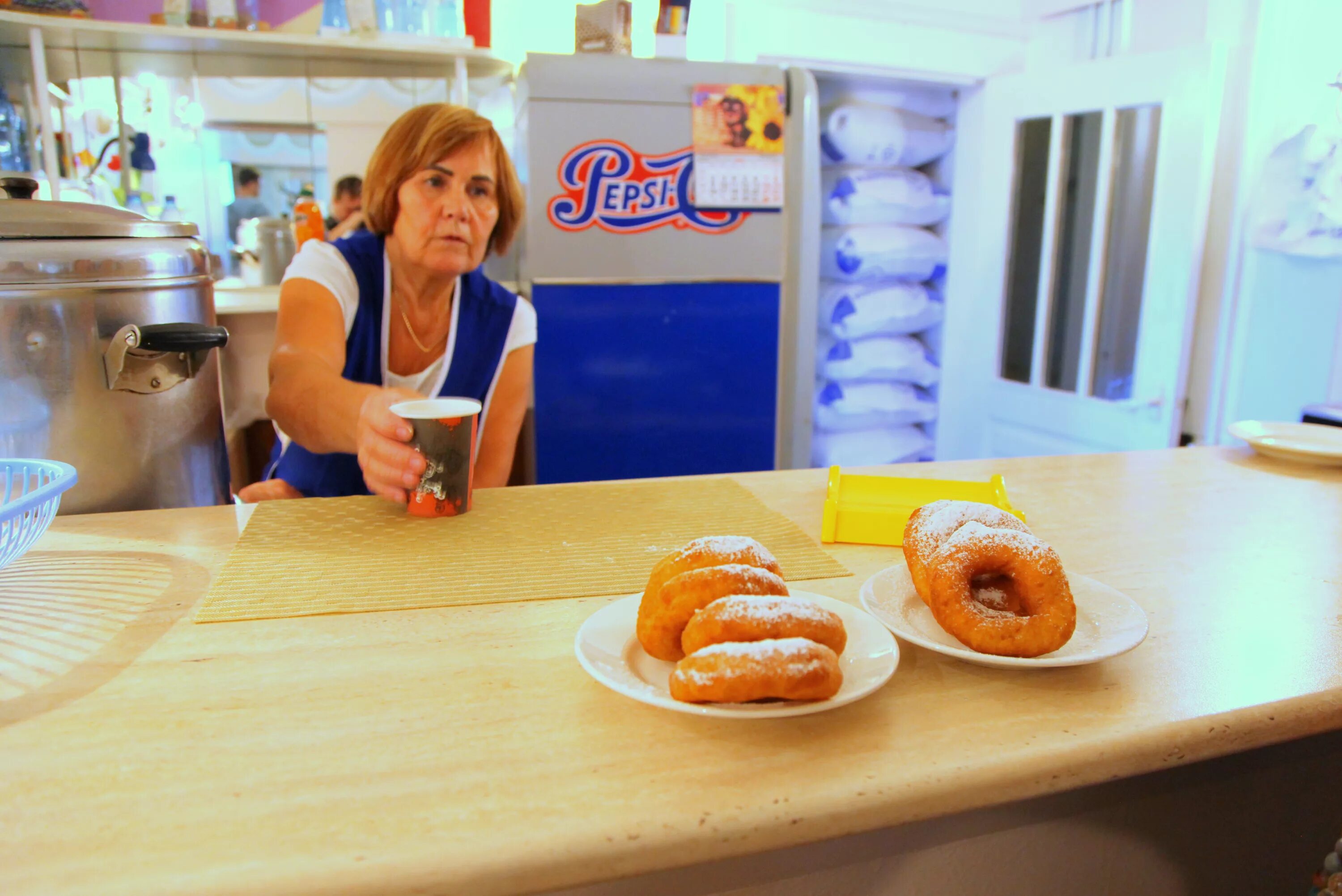 Большая конюшенная 25 санкт-петербург. Пышечная на большой конюшенной. Пышки на конюшенной санкт-петербург. Легендарная пышечная в санкт петербурге. Легендарная пышечная в санкт петербурге.