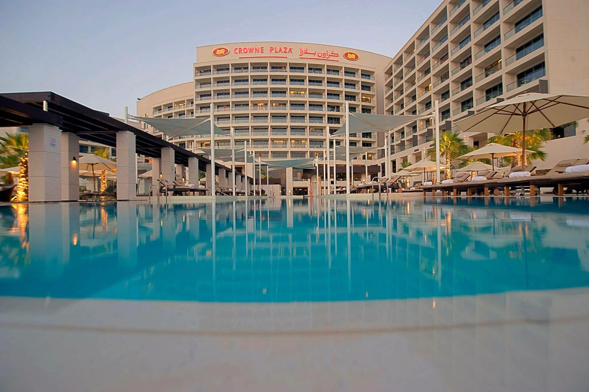Crowne plaza abu dhabi 5*, оаэ, абу-даби. Отель crowne plaza абу даби. Crowne plaza 5 абу даби. Crowne plaza 5 абу даби. Crowne plaza abu dhabi.