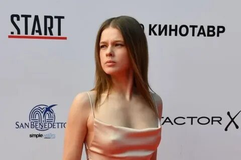 Сцена с катей