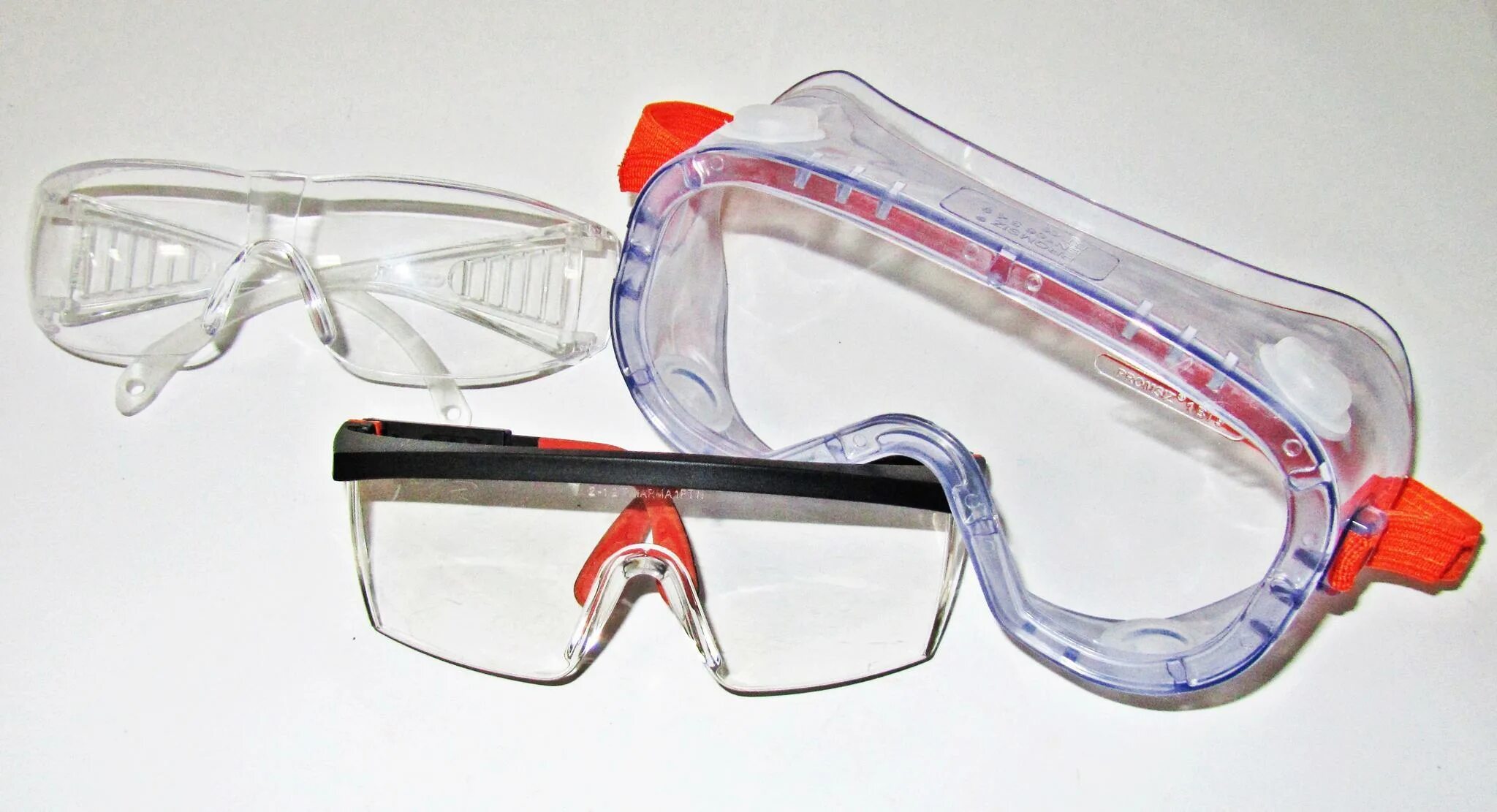 органы защиты глаз. защитные очки закрытые gigant universal gg-005. средства защиты глаз и лица. очки защитные закрытые, светофильтр 5, тр тс 019/2011. защита лица и органов зрения.