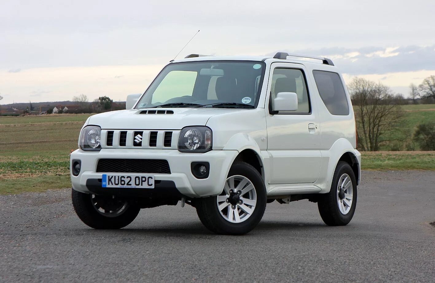 Дром ру сузуки. Suzuki Jimny 2010. Suzuki Jimny 2014. Suzuki Jimny белый. Suzuki Jimny 1998.