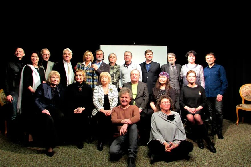 друзья дом актера. антреприза дом актеров. а. центральный дом актёра на арбате. друзья дом актера.