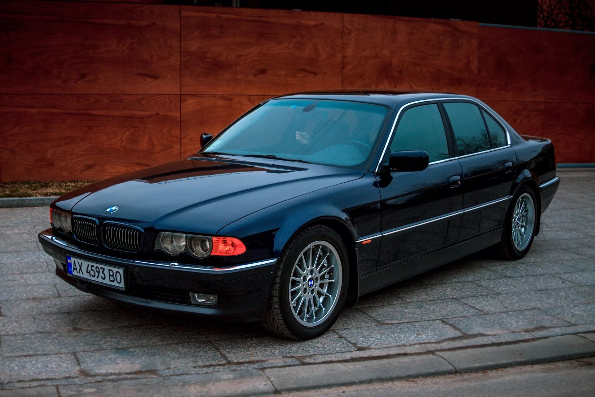 Авито купить бмв 7. BMW 7 1999. БМВ 740 1999. BMW 740 e38. БМВ семёрка 1999.