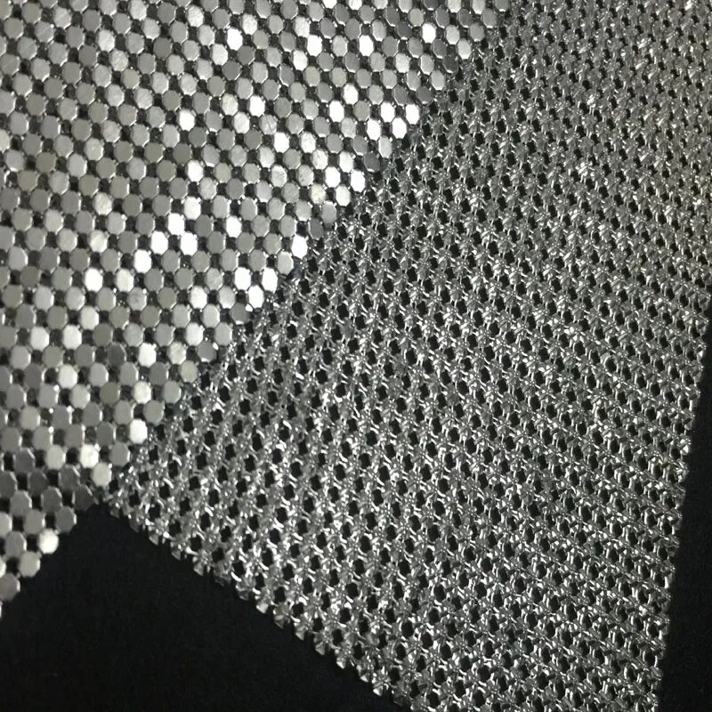 Металлическая ткань сетка. Металлическая ткань. Золотистая ткань. Металлизированные ткани. Металлическая ткань.