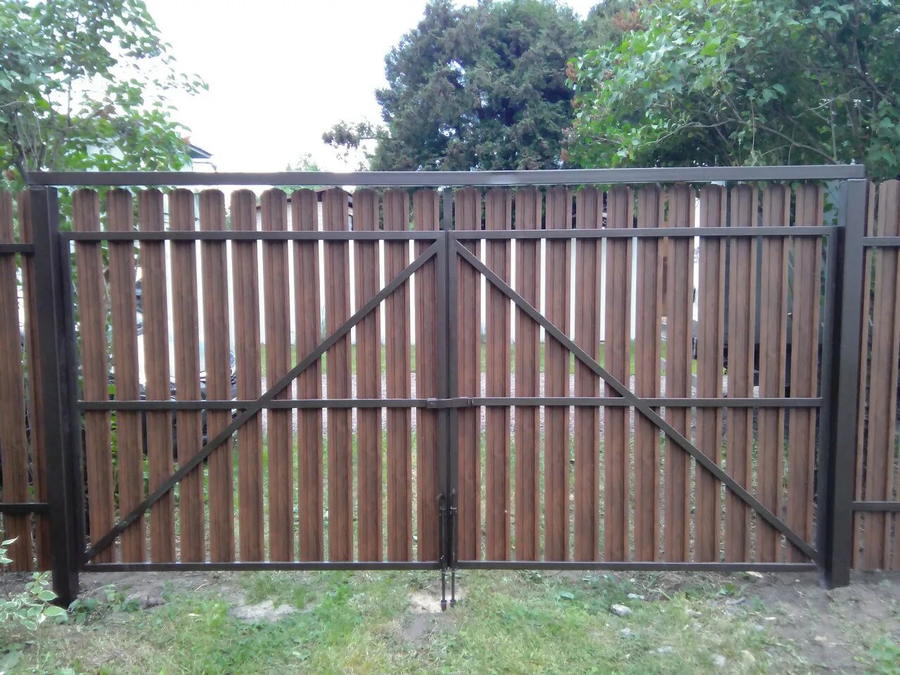 Fencetek Domestic Gate Automation Wooden Gates Wooden gate designs, Fence gate d