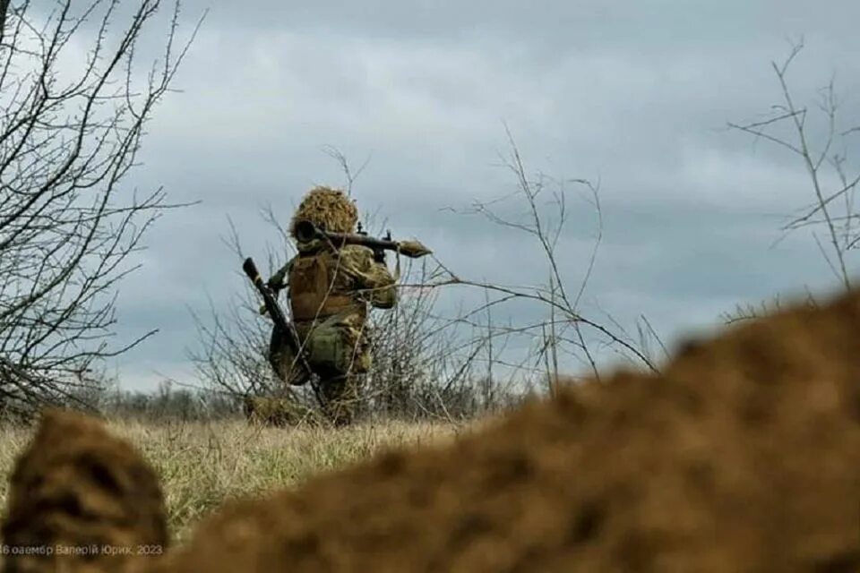 Нападение 20. Украинские военные. Русские солдаты на Украине. Солдаты идут в атаку на Украине.