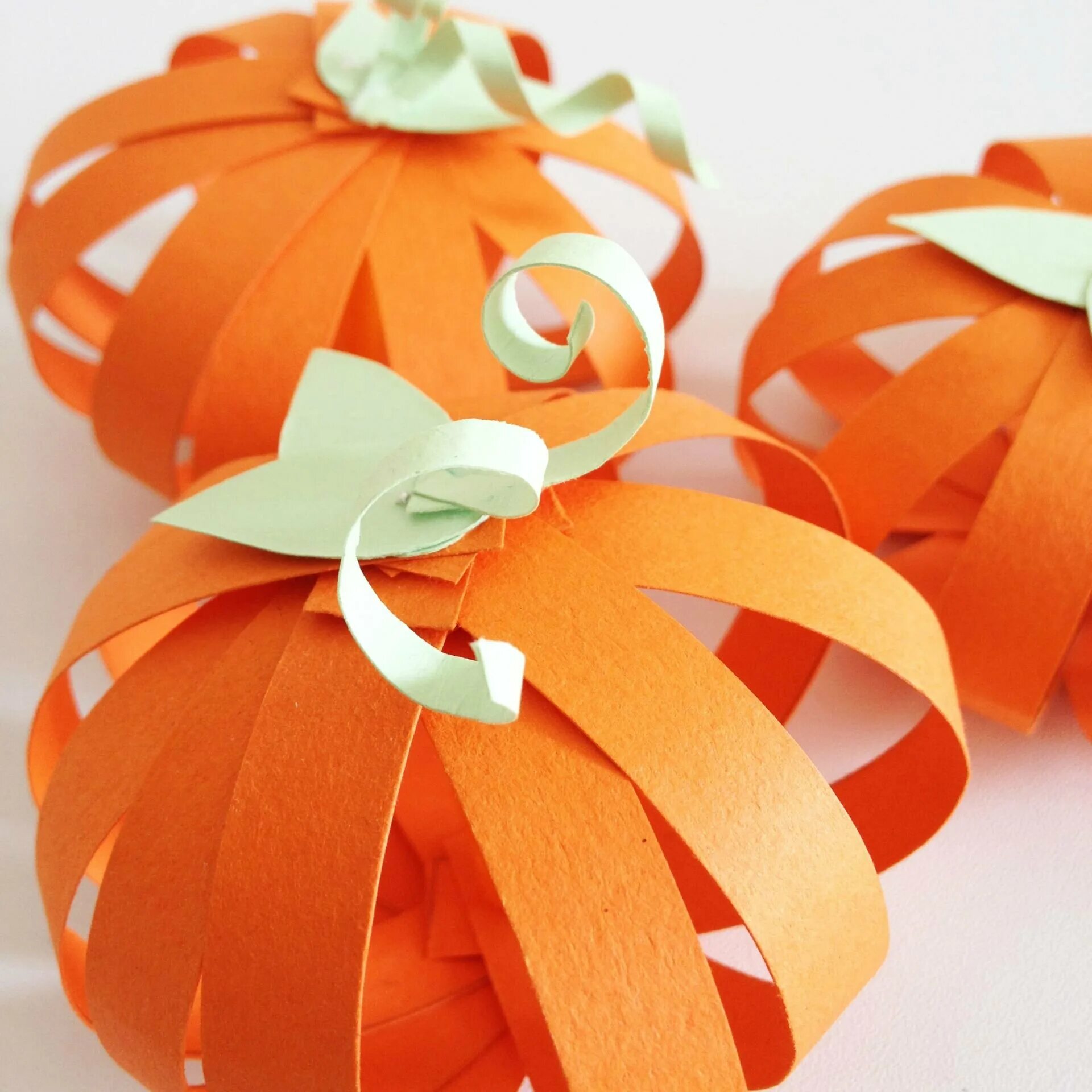 игрушки из бумажных полосок. игрушки из бумажных полосок. что можно сделать из полосок бумаги. что можно сделать из полосок бумаги. что можно сделать из полосок бумаги.