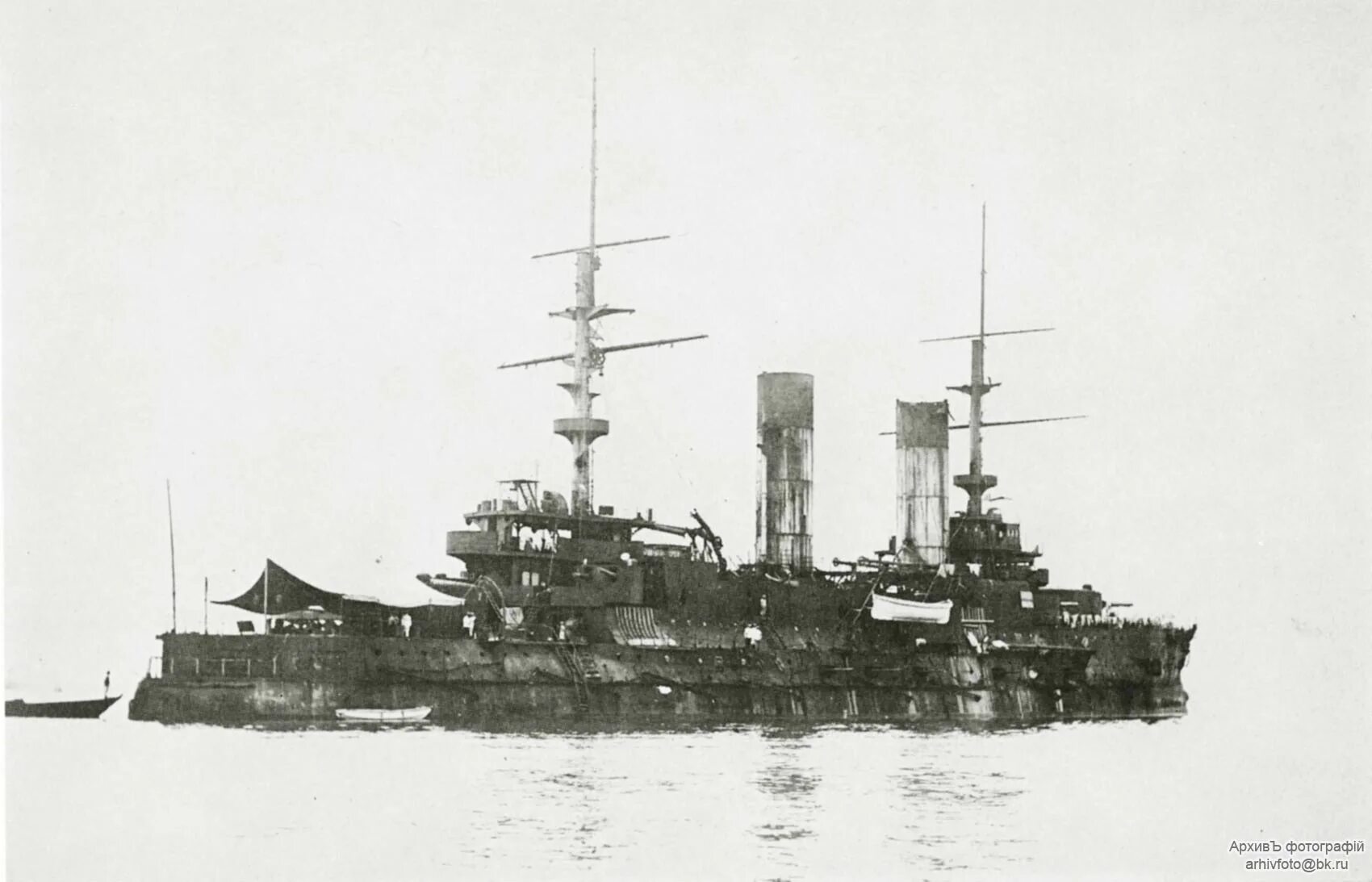 Цусимское сражение князь суворов. Крейсер аврора 1904. Цусима русско-японская война. Цусимское сражение 1905. Ослябя броненосец цусима.