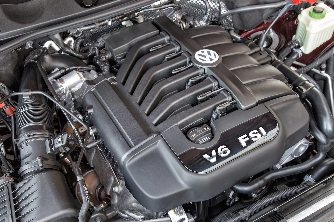 Volkswagen v6. Двигатель 3.6 Туарег. Мотор 3.2 v6 Фольксваген Туарег. VW Touareg 3.2 v6 FSI мотор. VW Touareg 3.6 v6 FSI мотор.