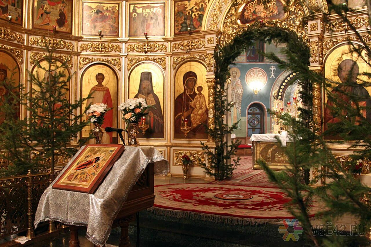 Работает ли церковь 7 января. Работает ли церковь 7 января. Служба в церкви на рождество. Дети в храме на рождество. Рождество в храме.