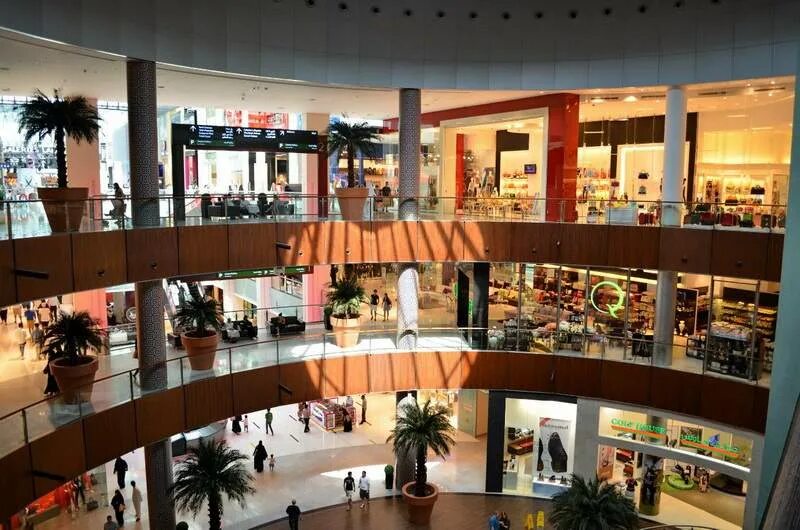 Дубай молл список магазинов. Торговый центр Outlet Mall Dubai. Торговый центр Дубай Молл магазины. Outlet Mall Дубай или Дубай Молл. Дубай аутлет Молл магазины.