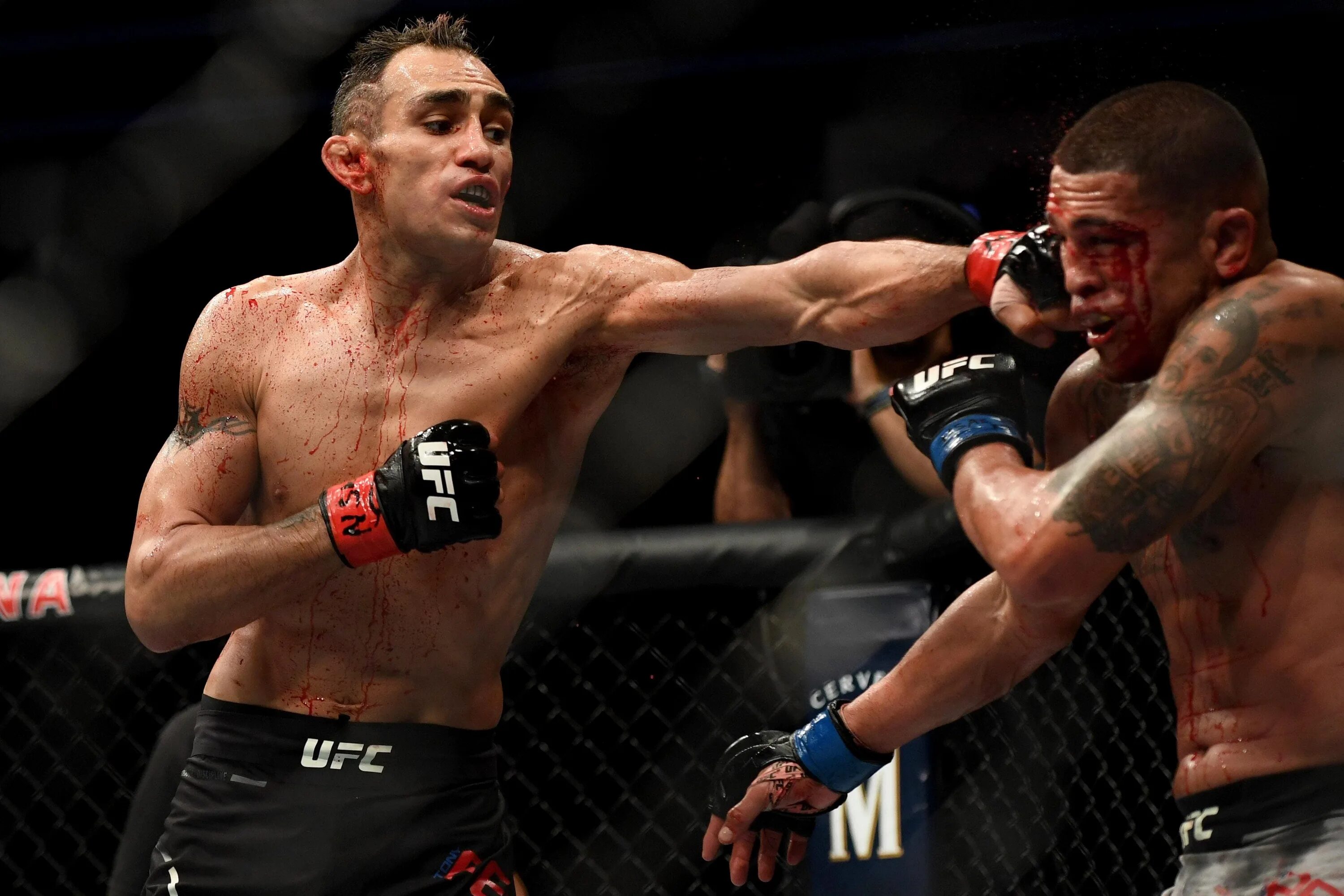 Мораес юфс. Двалишвили мораес. Камару усман. Ufc full. Макгрегор порье 2021.