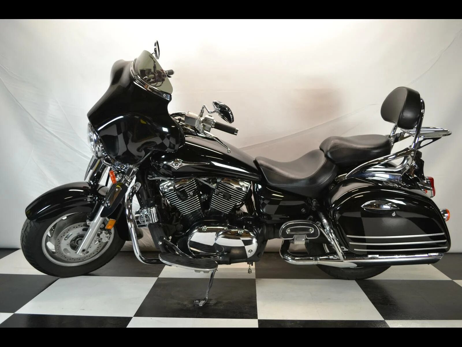 Vulcan отзывы. Kawasaki vulcan 1600 nomad. kawasaki vulcan 1600. kawasaki nomad 1600. вулкан 1600 номад.