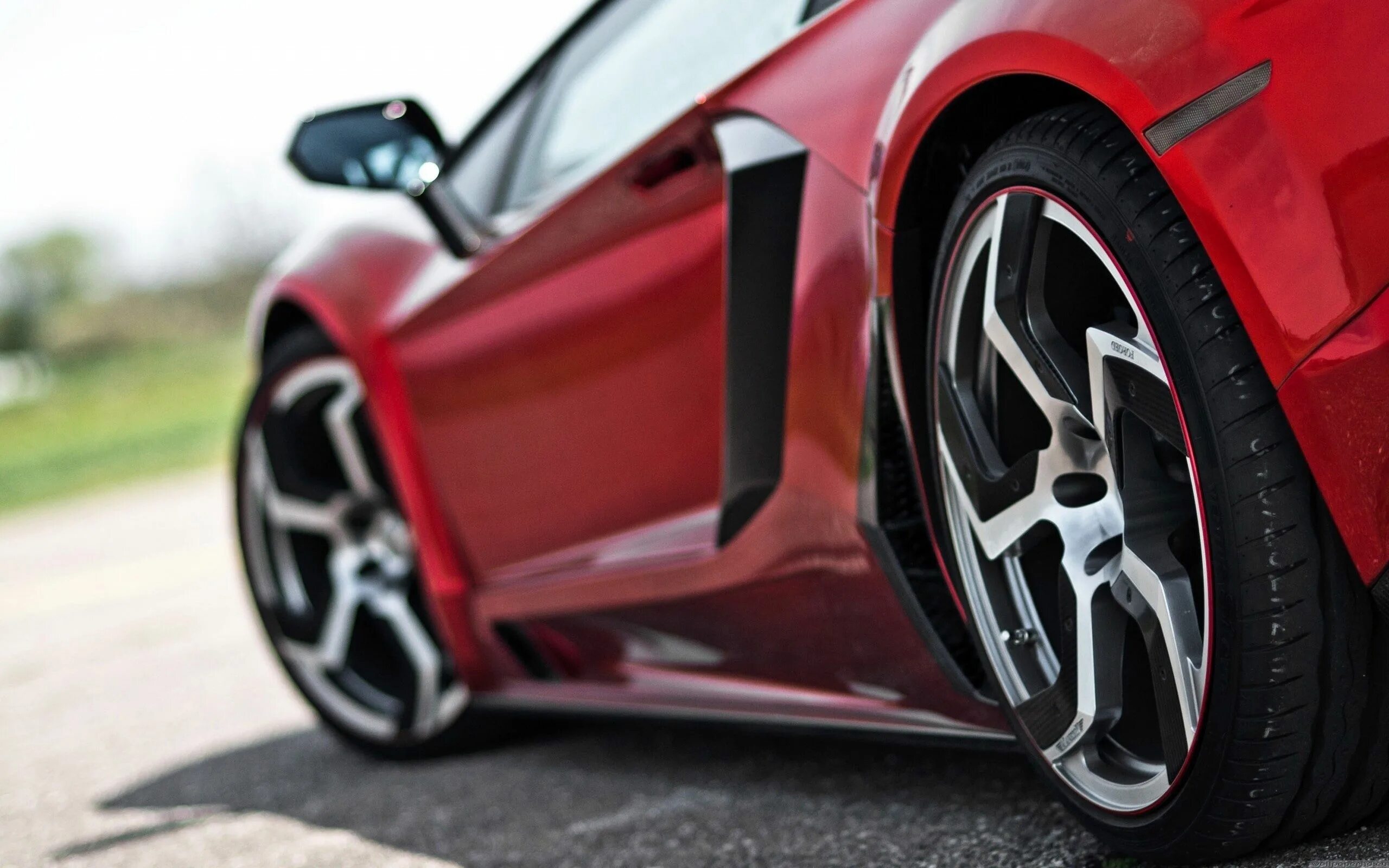 Машина wheel. Lamborghini aventador колесо. красивые колеса. машина с красивыми колёсами. диски на спорткар.