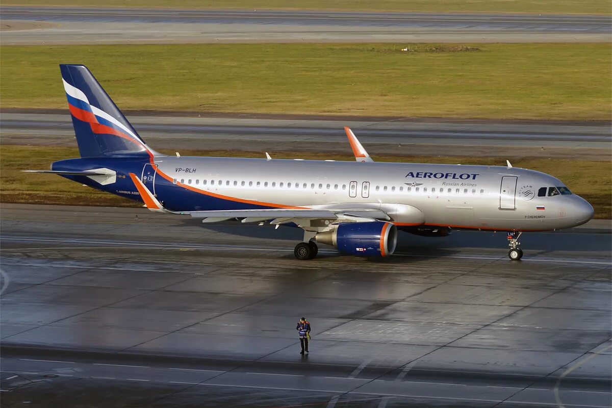 Аэробус а320 Аэрофлот. Airbus a320-214 Аэрофлот. A320 VP-BNT. Airbus a320 Аэрофлот борты.