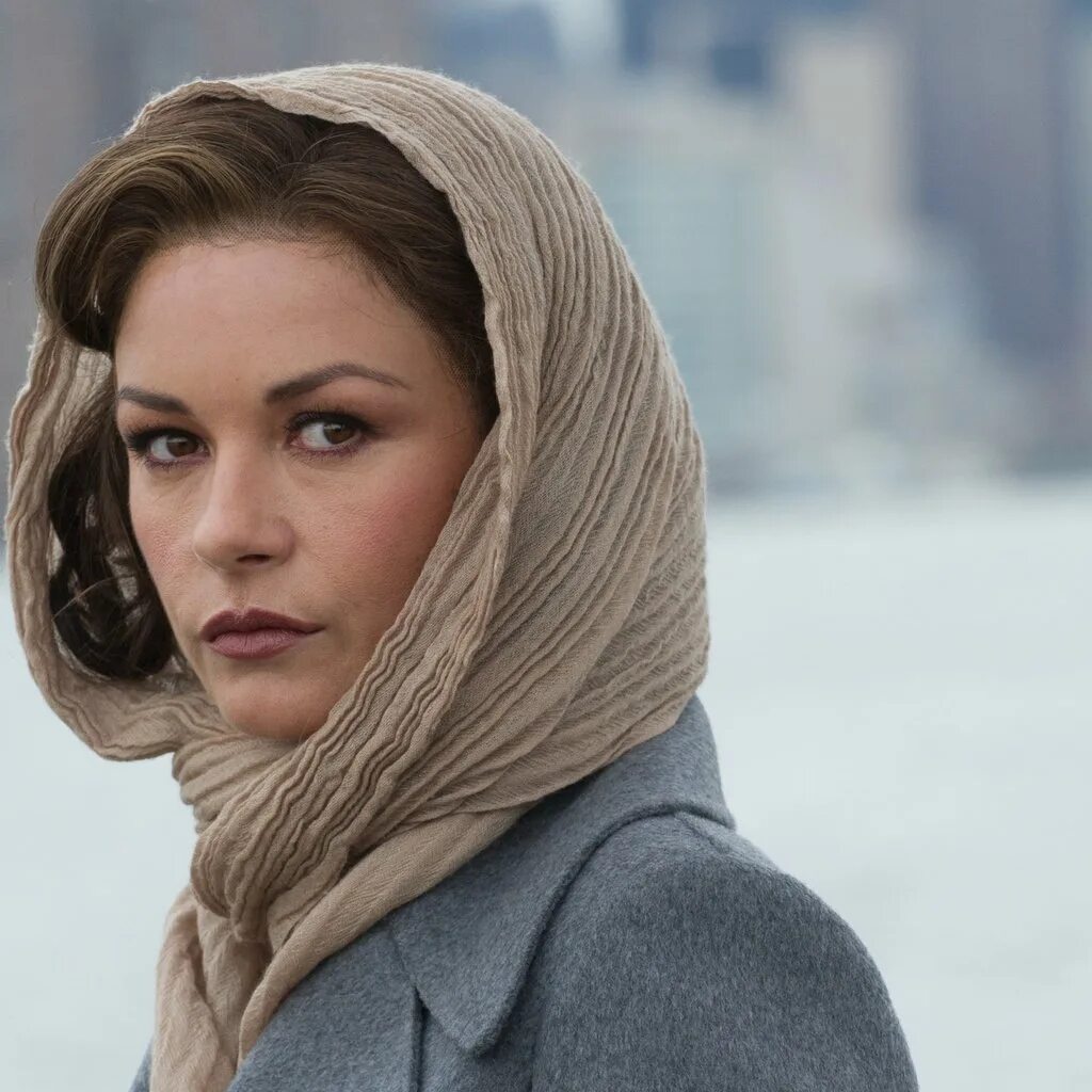 Актрисы кинофильмов. Актрисы кинофильмов. Актриса в платке. Марион котиллард актриса. Ингрид олеринская 2021.