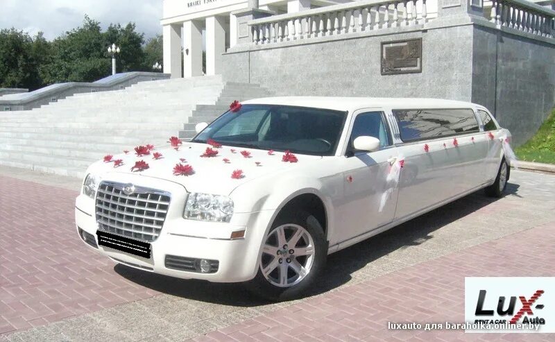 Лимузин фото. Арендовать лимузин с водителем. Lincoln town car 2004 г. Мерседес пульман лимузин. Арендовать лимузин с водителем.