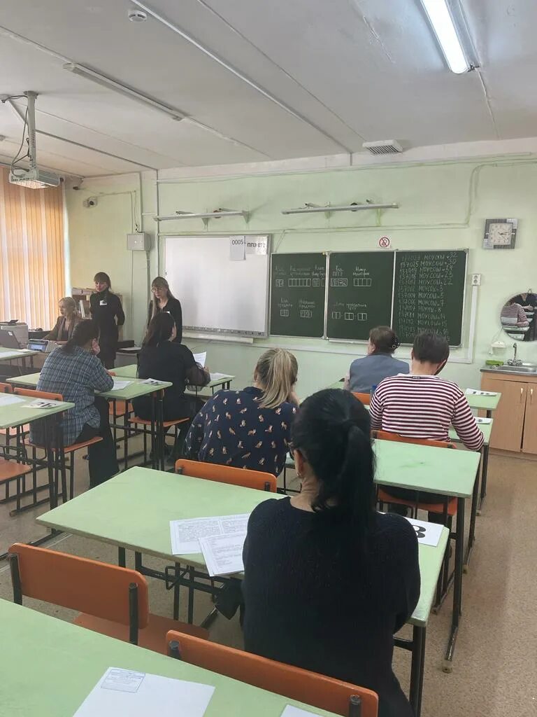 Витя тренируется перед школьными