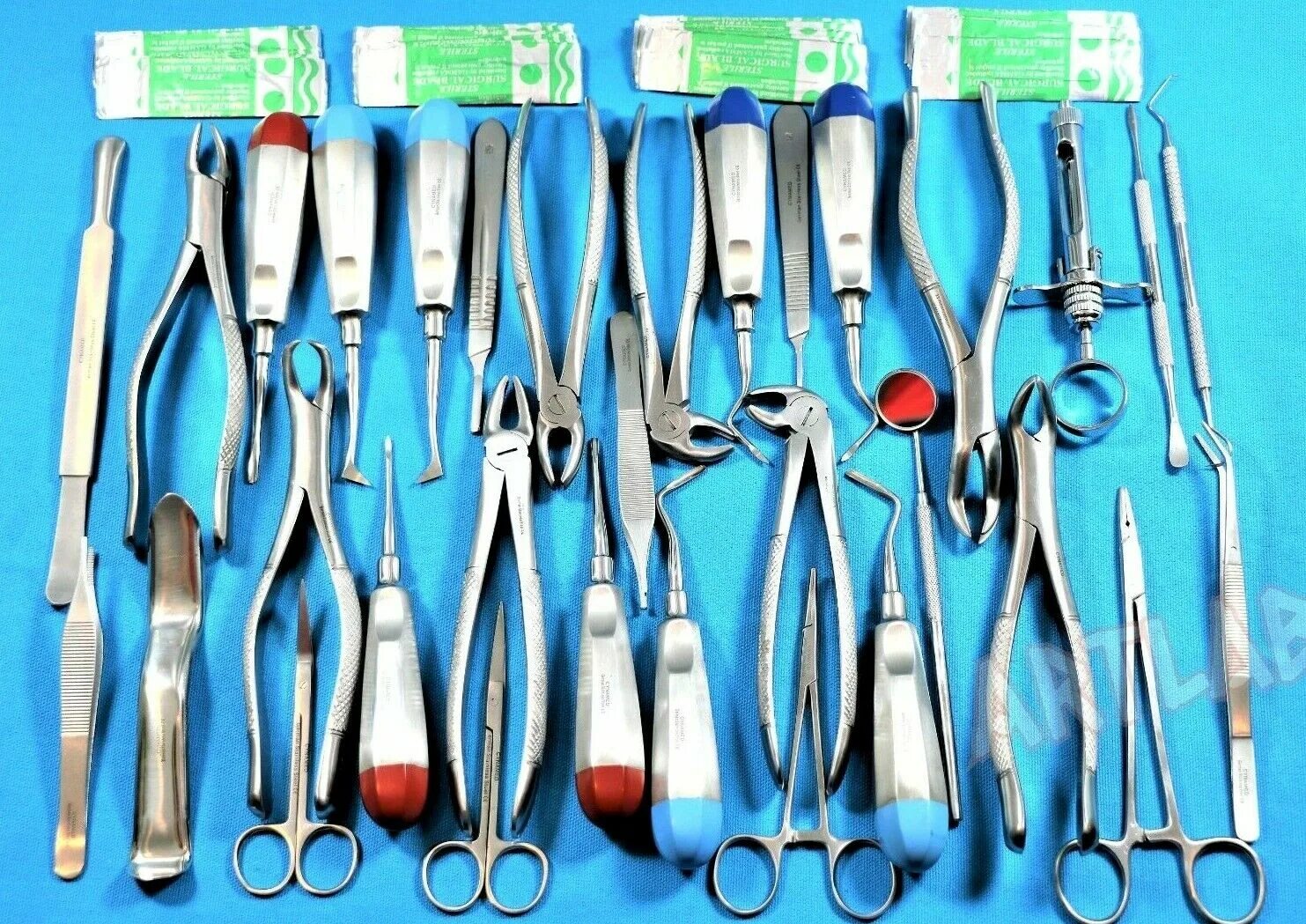 Медицинские инструменты хирургические. Операционные инструменты в хирургии. Инструментарий хирурга. Мед инструменты. Хирургичесик еинструменты.