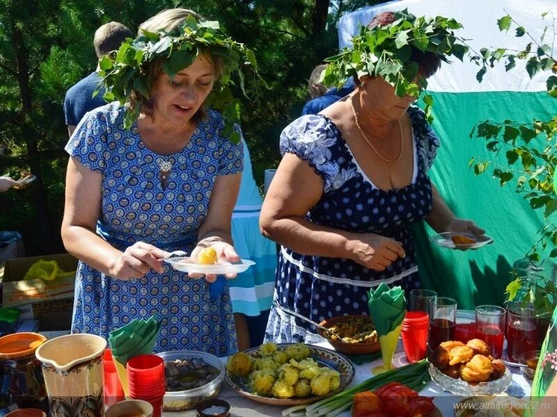 Погода новозыково красногорский район алтайский край. С Новозыково Красногорского района Алтайского края. Новозыково Красногорский район. Озеро Киреево Красногорский. Оз Киреево Алтайский край Красногорский район с Новозыково.