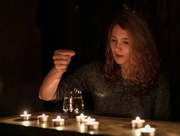 Гадание со стаканом и кольцом. Кольцо в стакане. Стакан воды кольцо. Соль и сахар. Гадание на любовь.