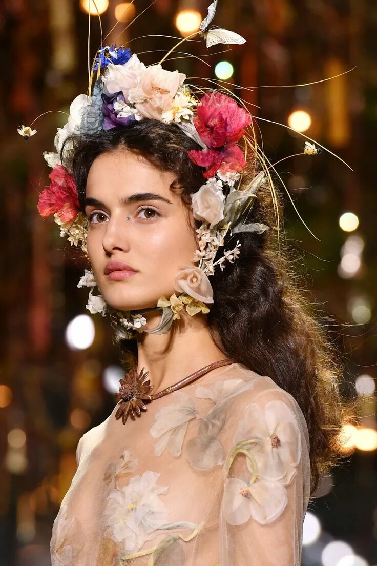 Dior models. Модели диор. корона диор. прически диор. dior model.