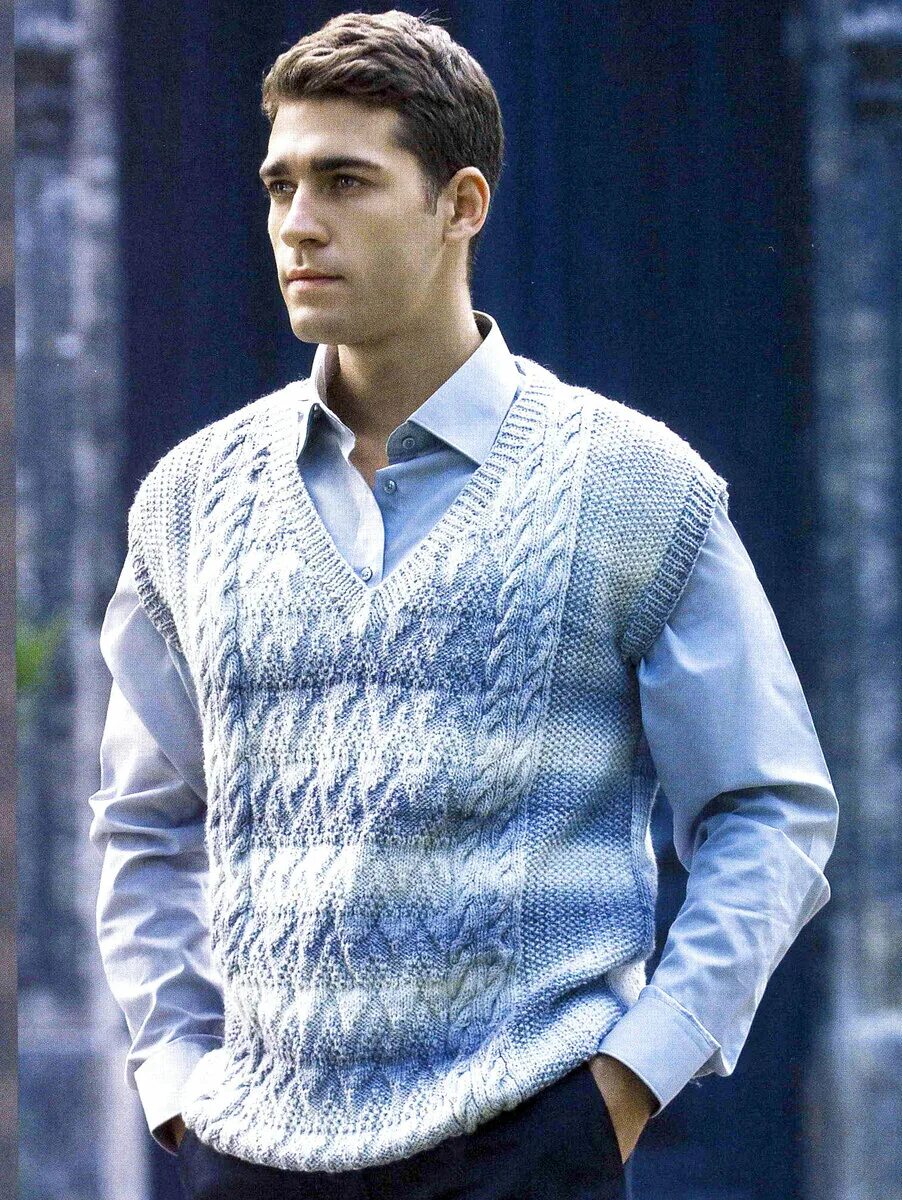 Безрукавый жилет вязаный мужской 2021. Жилетка спицами мужчине. Жилет knitted vest мужской. Жилет вязаный мужской. Мужская безрукавка спицами.