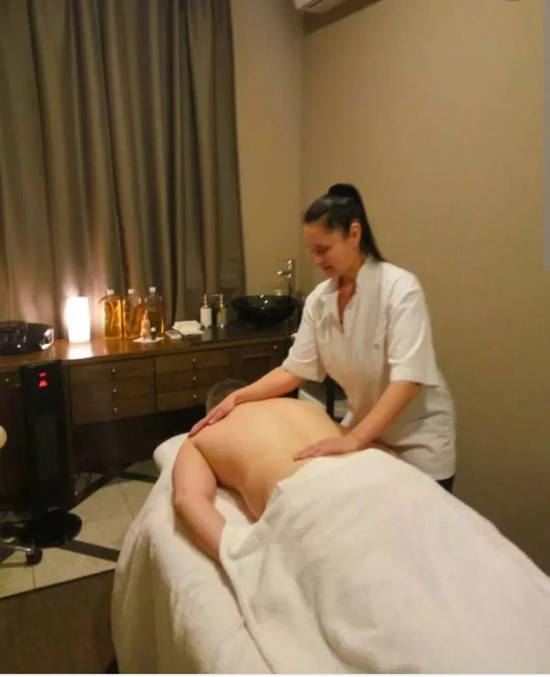 Урологический массаж. Массаж простаты (лечебный, 1 сеанс). Бэм 3 фохоу массаж. Красивая девушка массажистка. Массаж простаты девушкой видео.