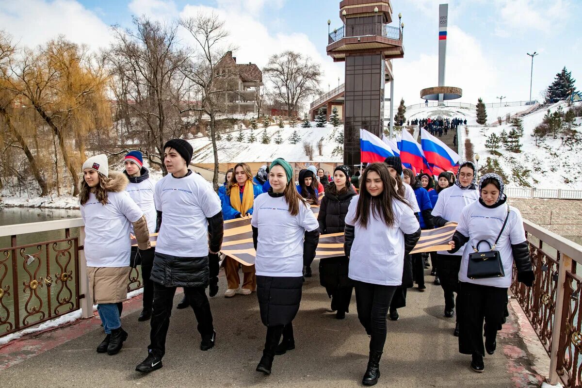 Присоединение Крыма к России 2014. День присоединения Крыма. Акция присоединение Крыма к России. Митинг Крым Россия 2014. Концерт посвященный присоединению крыма 2024