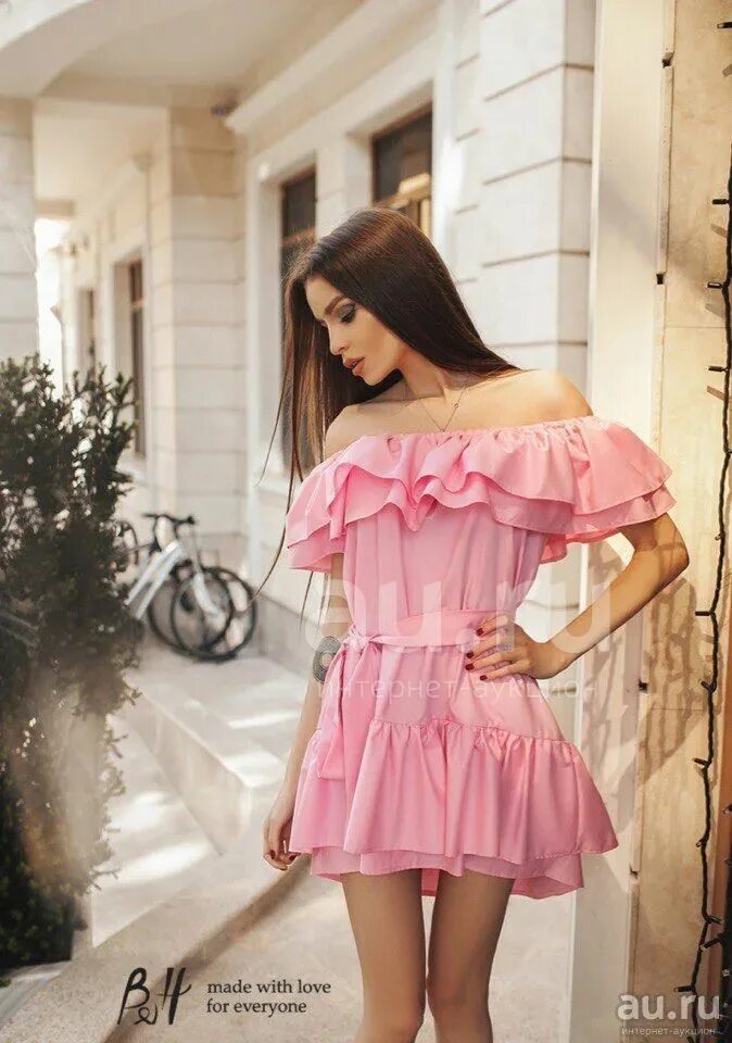 Платье розовое. Платье в романтическом стиле. Розовое воздушное платье. Розовое платье с рюшечками. Платья поясом розовые