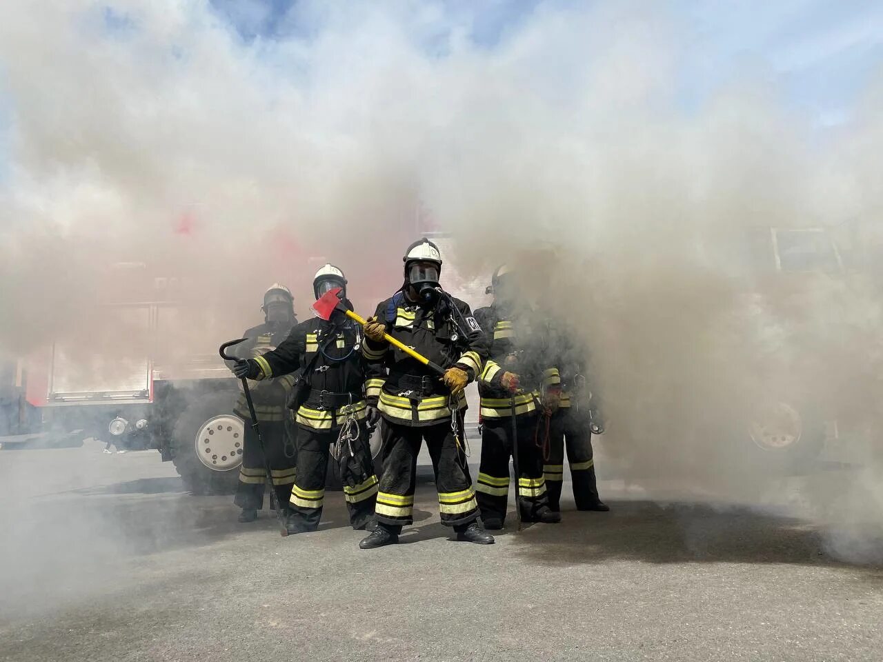 Пожарная охрана. Пожарная команда. МЧС В Испании. Пожарные Северной Осетии.