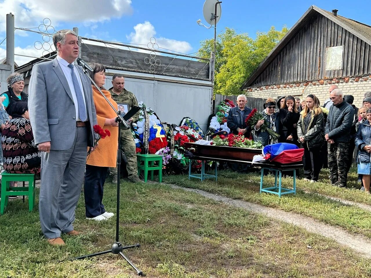 Хвалынск простился с погибшим на сво. В Саратовской области простились.