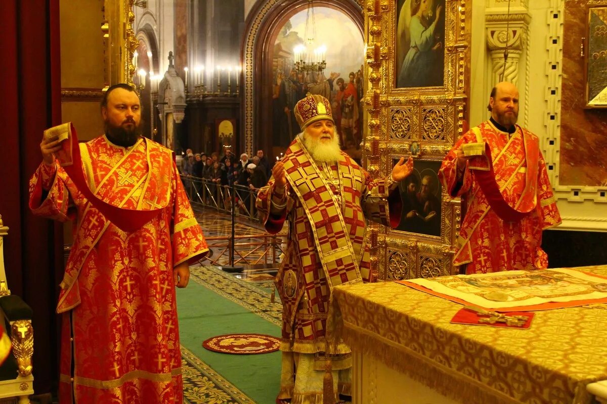 Священники храма христа спасителя. Отец михаил рязанцев. Духовенство храма христа спасителя. Священники храма христа спасителя. Отпевание протоиерея михаила васильева.