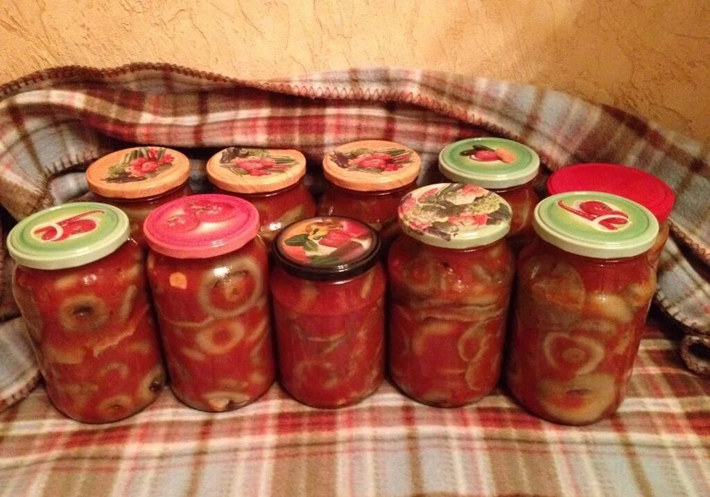 Рецепт скрипунов на зиму. Грузди в томате. грузди в томате на зиму. грибы в томатном соусе на зиму. грузди в томатном соусе на зиму.