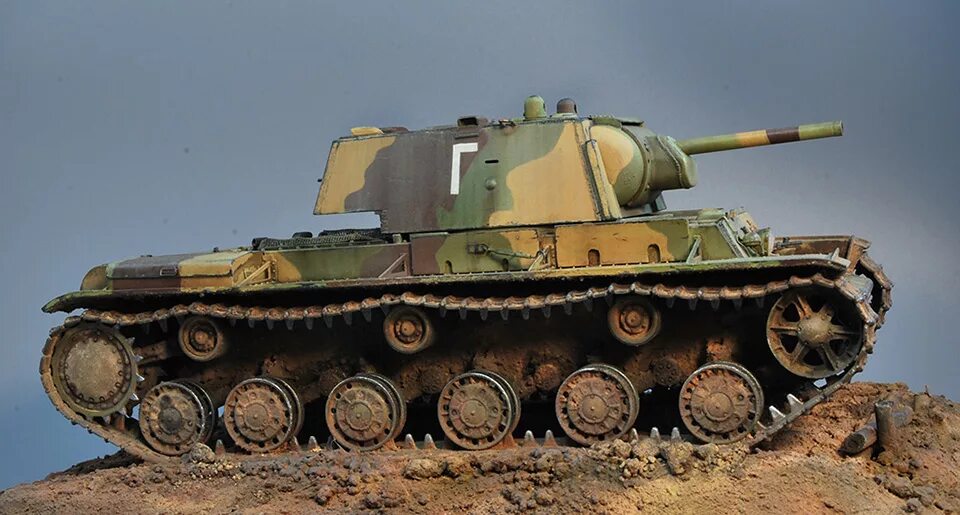 Танк кв-1 камуфляж. Kv-1 model 1942. Easy model танк кв-1. Танк кв-1 камуфляж. Кв 1 камуфляж.