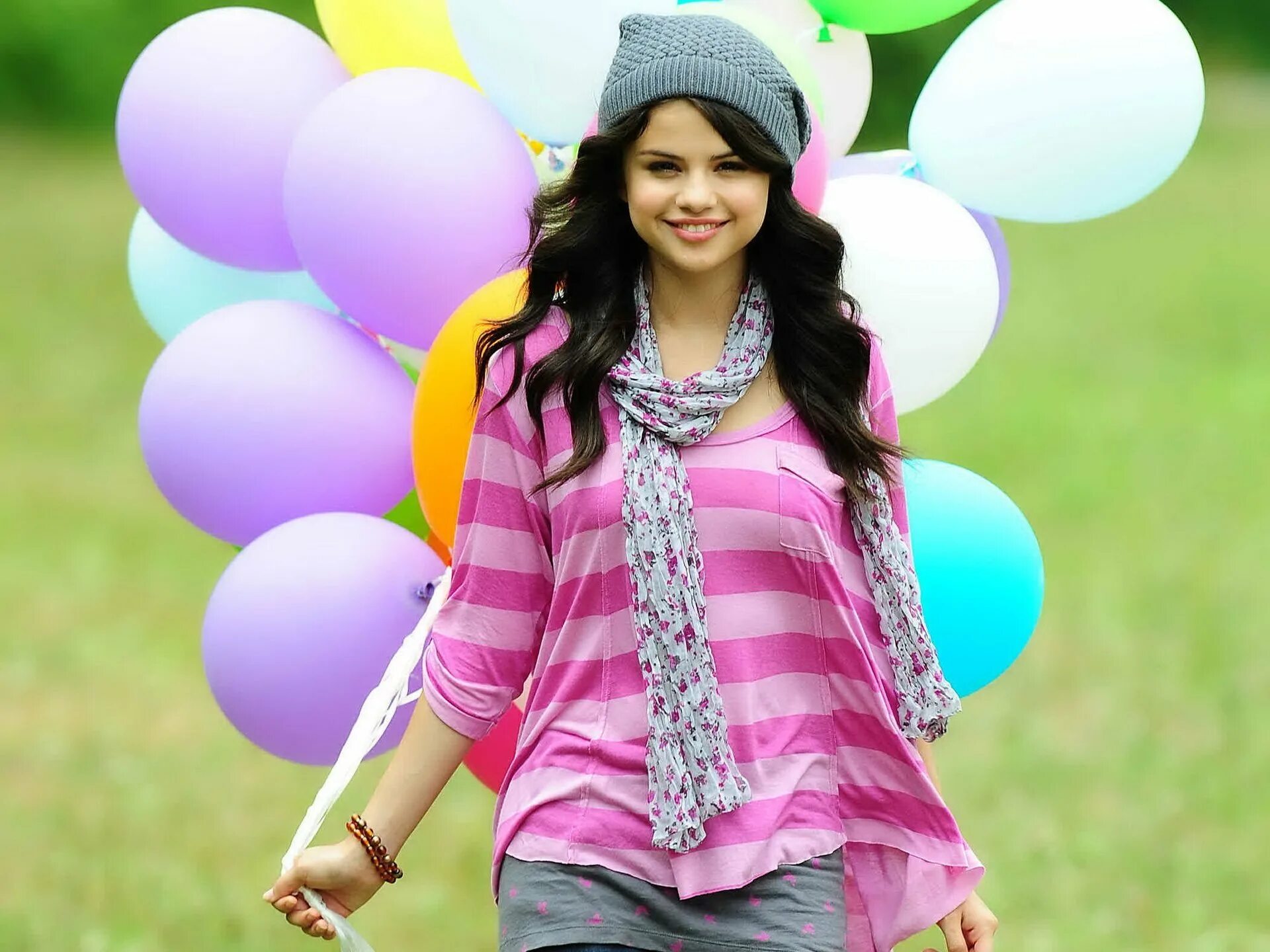 Selena gomez go. Selena gomez go