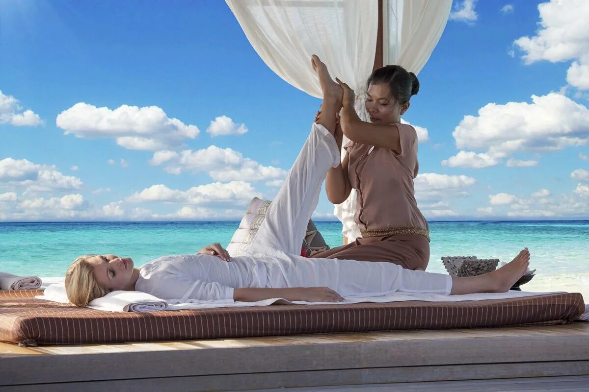 Vietnam massage. Мальдивы Anantara Dhigu. Anantara Dhigu Maldives Resort 5*. Спа тайские Мальдивы. Талассотерапия на Мальдивах.