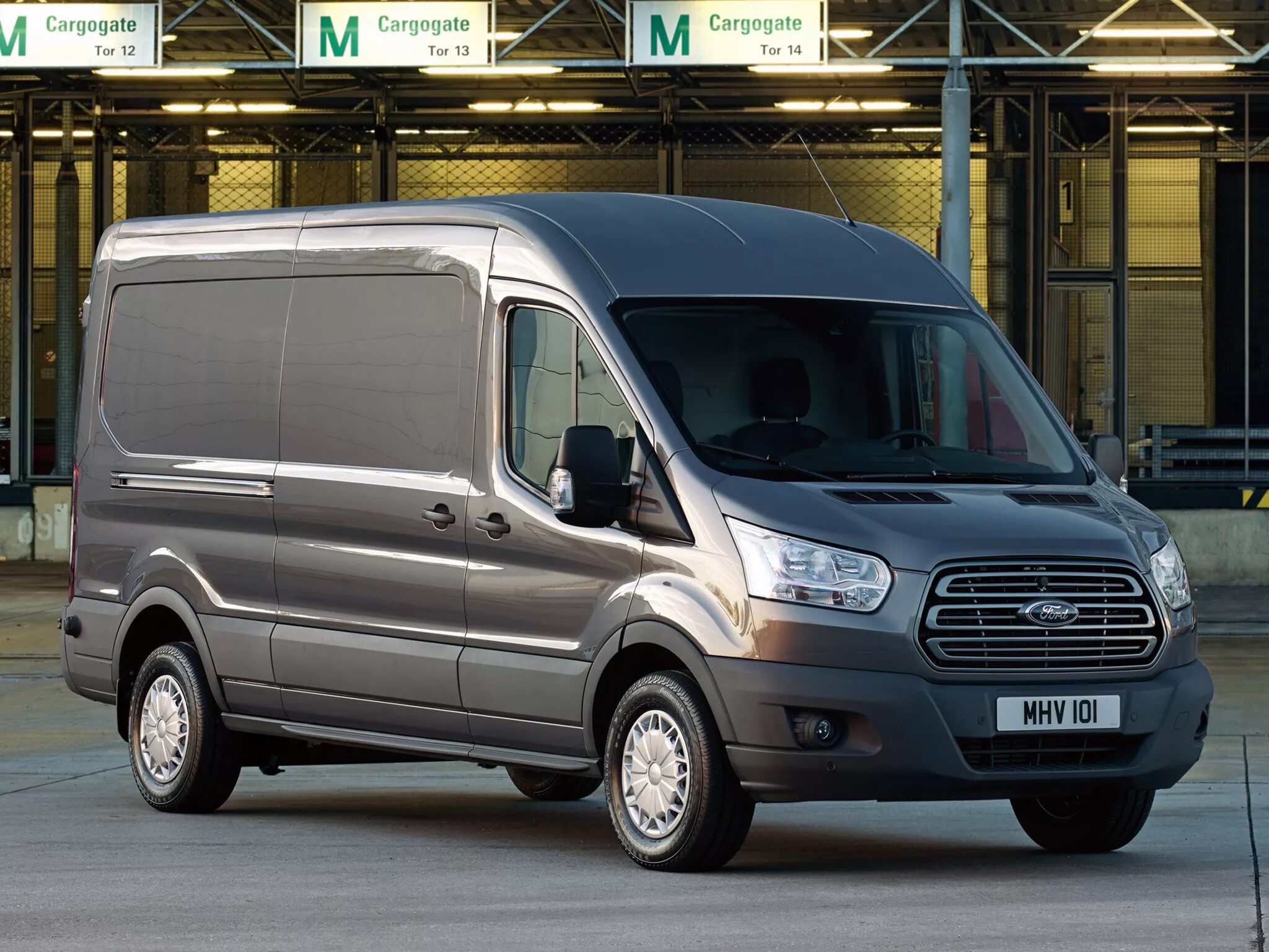 Купить форд 14. Ford Transit 2022. Ford Transit 2017. Ford Transit 2014 цельнометаллический. Ford Transit van.