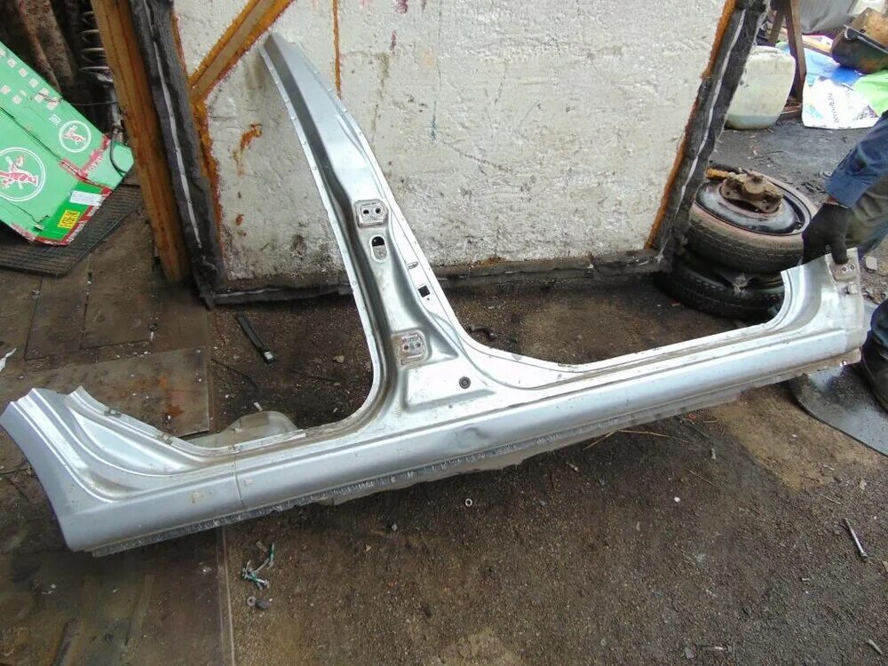 Пороги ниссан санни fb15. Пороги ниссан санни b15. Порог ниссан санни. Пороги пластиковые ниссан санни fb15. Пороги ниссан санни fb15.