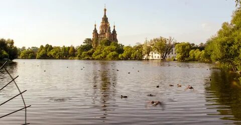 Храм на пруду