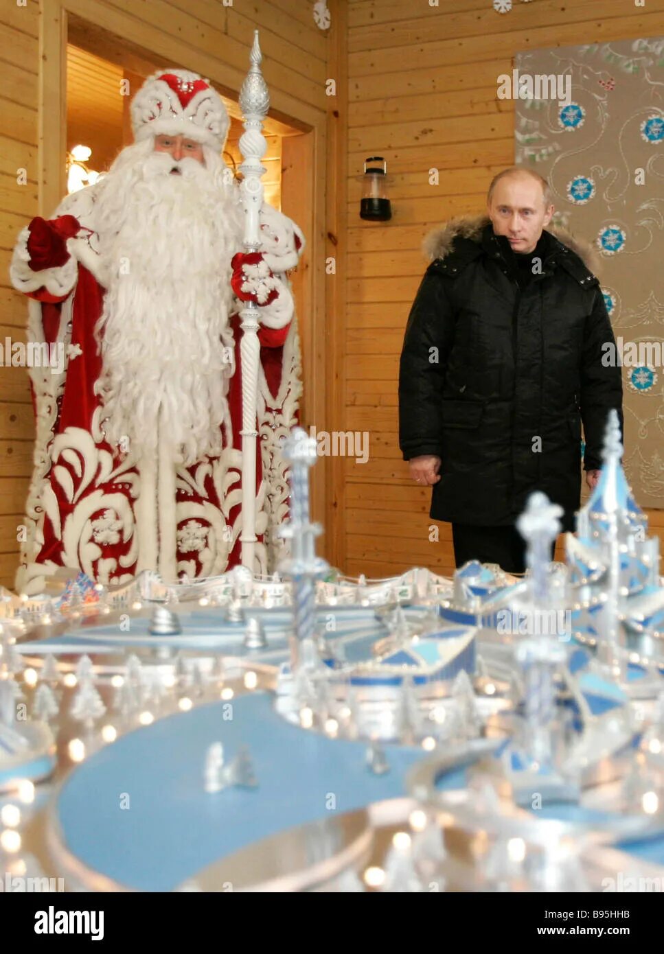Посетить резиденцию деда. Вотчина деда мороза вячеслав позгалев. резиденция деда мороза великом устюге путин. вотчина деда мороза вячеслав позгалевпутин. вотчина деда мороза путин вячеслав позгалев.