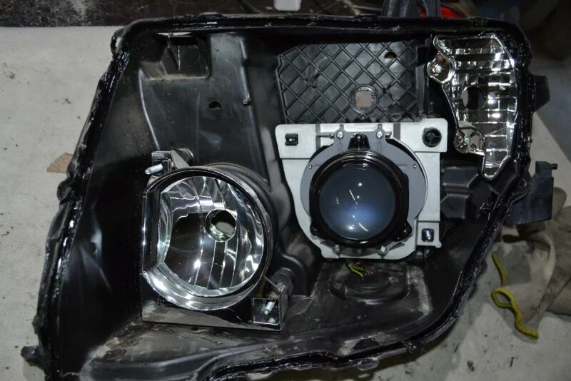 Фар. Ремонт фар паджеро. На. Pajero 2 фары. Фары паджеро 4 светодиоды.