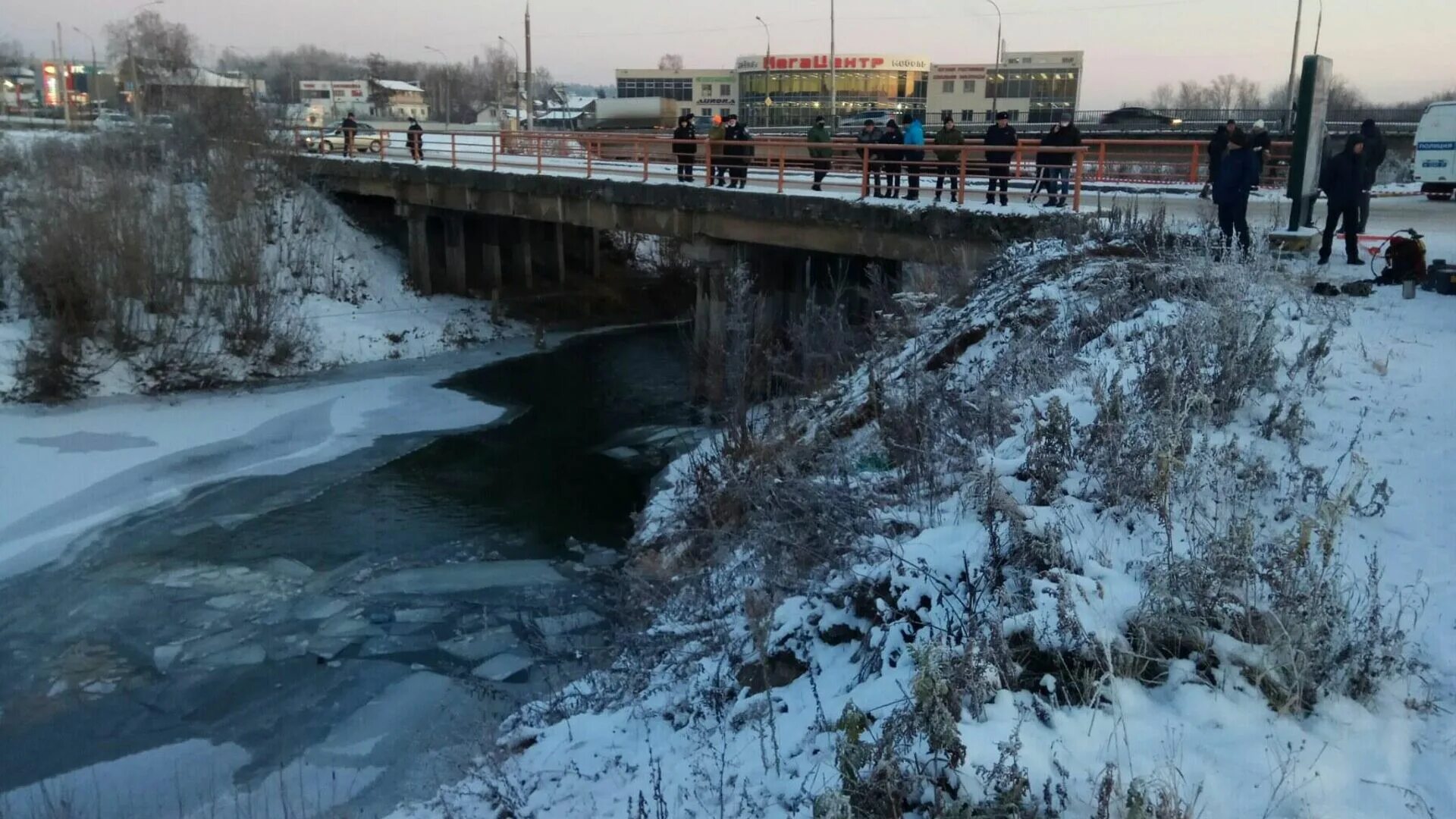 Голодных пермь. Река Мулянка Пермский край. Речка Мулянка Пермь. Трагедия в Перми на реке Мулянка. Мост Мулянка Пермь.