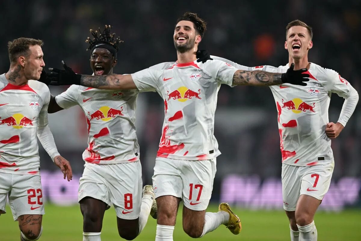 Рот вайсс рб лейпциг. Доминик сабослай футболист. собослай лейпциг. rb leipzig 2025-2025. доминик собослай ливерпуль.