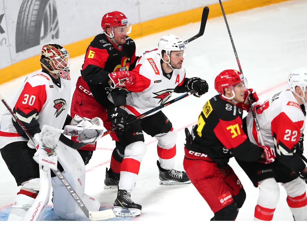 Авангард фото с игр. Хк авангард омск. Как сыграл авангард сегодня. Авангард хоккейный клуб состав 2021. Шарипзянов авангард.