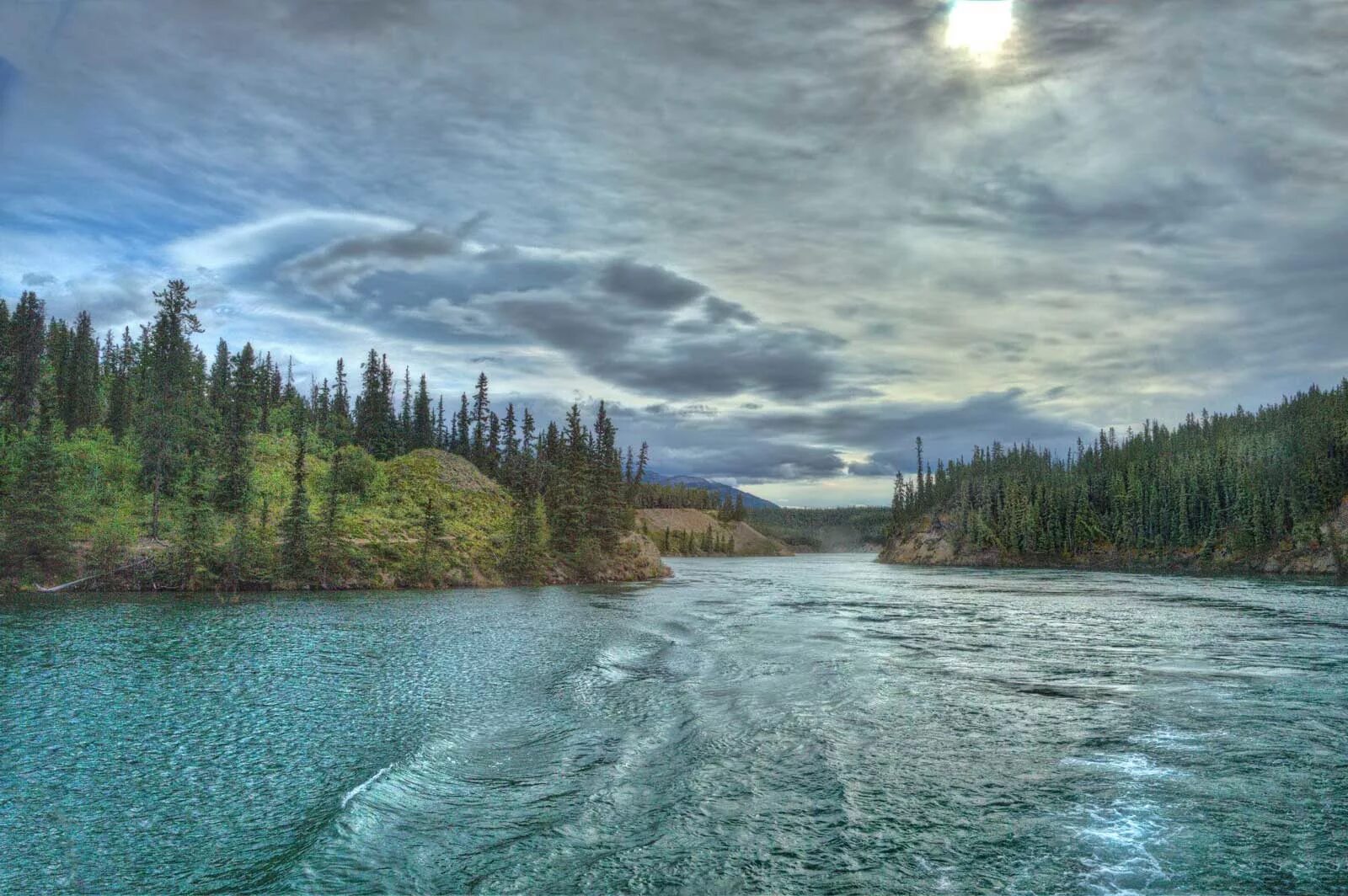 Бассейн океана реки юкон. Река Юкон Аляска. Река Юкон Северная Америка. Река Юкон Канада. Территория Юкон Канада.