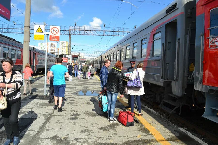 Спб челябинск поезд. Поезд 145 у Челябинск Санкт-Петербург. Поезд 145а. Челябинский 145 поезд. Поезд 145 Челябинск Санкт-Петербург ваго 04 купе.