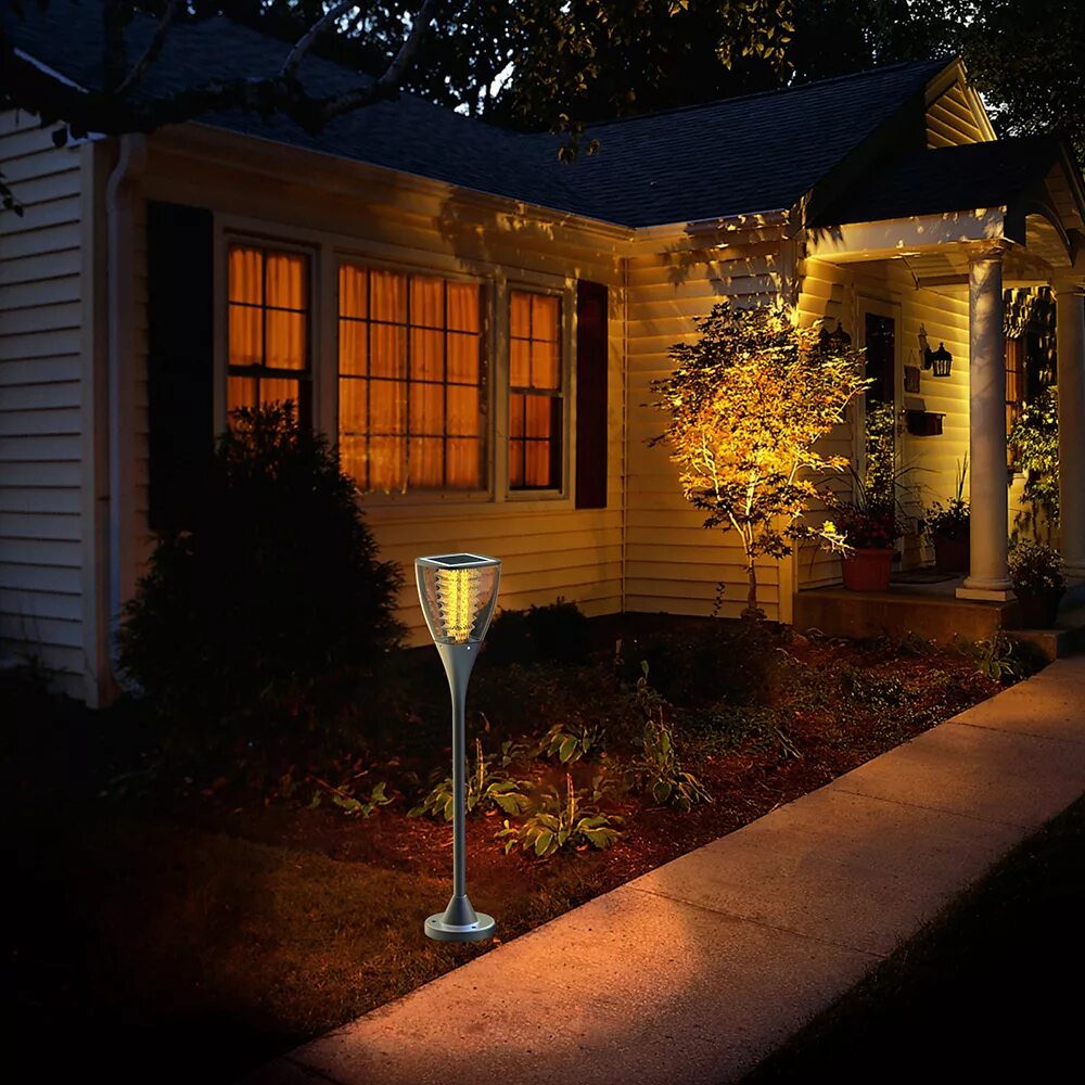 Наружная подсветка фасадов. Освещение на улице в частном доме. Подсветка домов. Подсветка участка загородного. Как сделать подсветку домика.